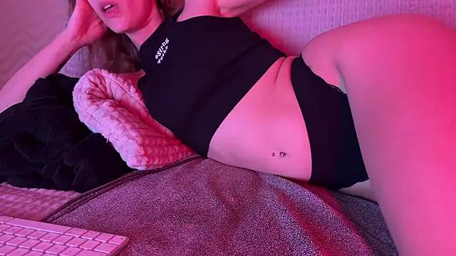 Missy_baby from StripChat