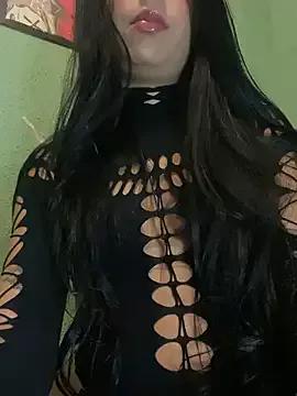 Discover our girls online shows and discover the company of countless livestreamers, with stunning shapes, sex toys and more.