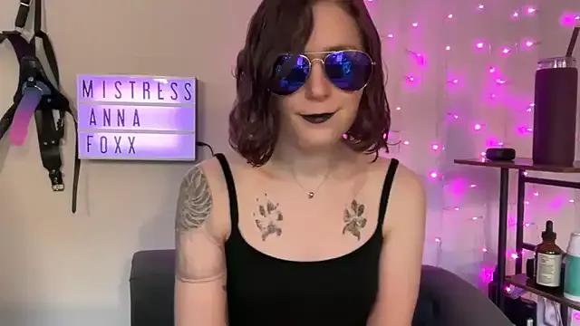 mistressannafoxx from StripChat is Freechat