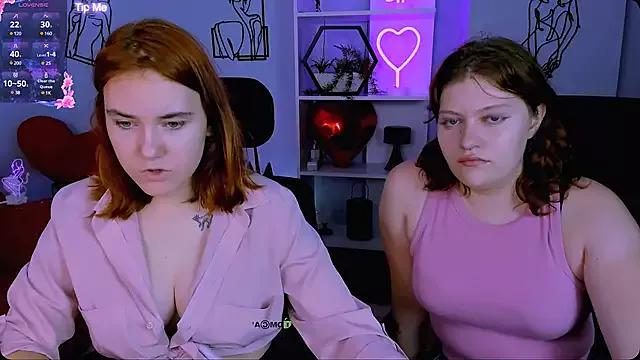 Discover our girls online shows and discover the company of countless livestreamers, with stunning shapes, sex toys and more.