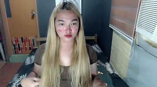 Discover our girls online shows and discover the company of countless livestreamers, with stunning shapes, sex toys and more.