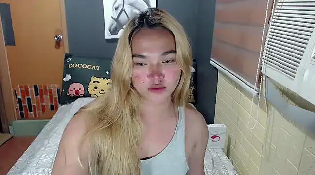 Discover our girls online shows and discover the company of countless livestreamers, with stunning shapes, sex toys and more.
