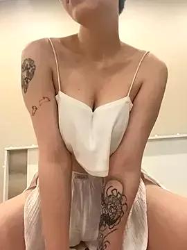 Molli_Luv from StripChat
