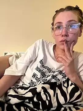 Molli_Luv from StripChat