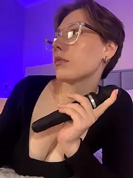 Molli_Luv from StripChat