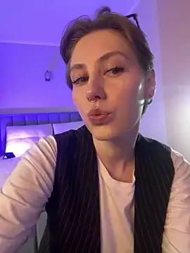 Molli_Luv from StripChat