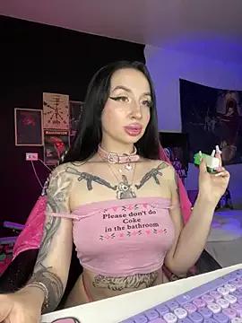 Discover our girls online shows and discover the company of countless livestreamers, with stunning shapes, sex toys and more.