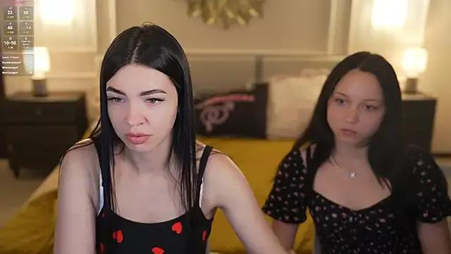 Discover our girls online shows and discover the company of countless livestreamers, with stunning shapes, sex toys and more.
