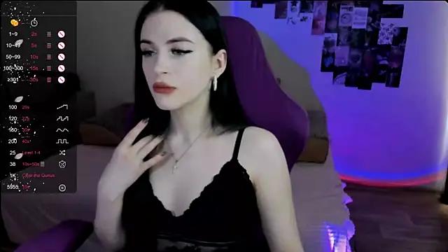 Molly_Crystall from StripChat