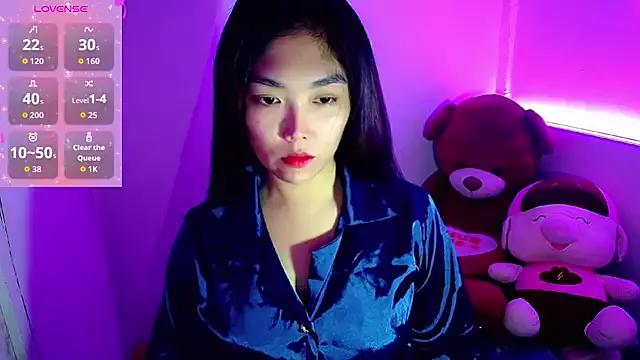 Discover our girls online shows and discover the company of countless livestreamers, with stunning shapes, sex toys and more.