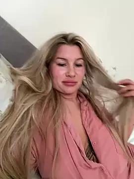 Molly_slayy from StripChat