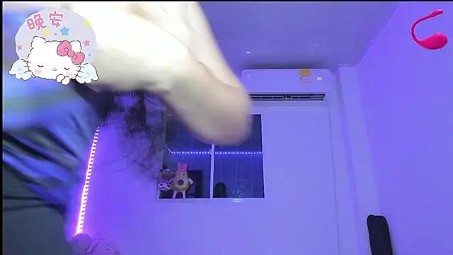 MollyG18 from StripChat