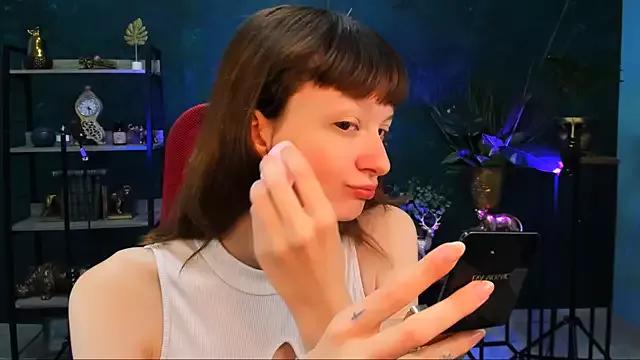 Discover our girls online shows and discover the company of countless livestreamers, with stunning shapes, sex toys and more.