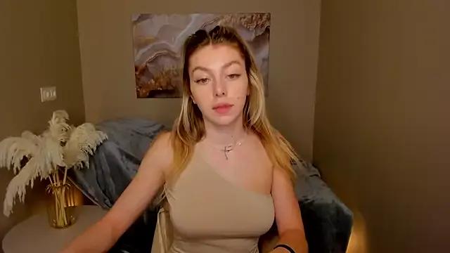 MollyMeltorr from StripChat