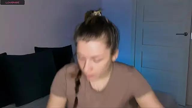 MollyMi0 from StripChat