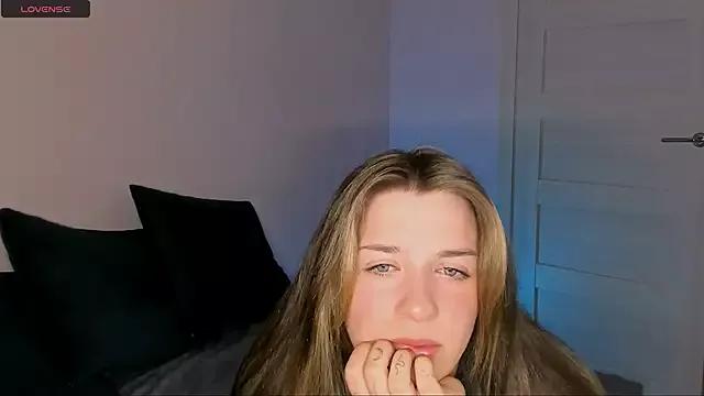 MollyMi0 from StripChat