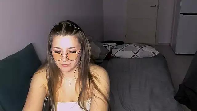 MollyMi0 from StripChat is Freechat