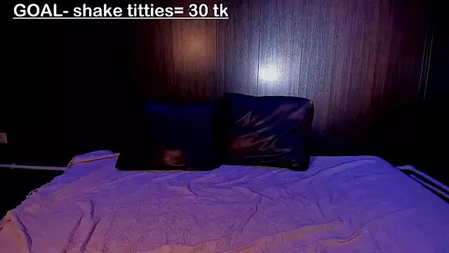 MollySantana8 from StripChat is Freechat