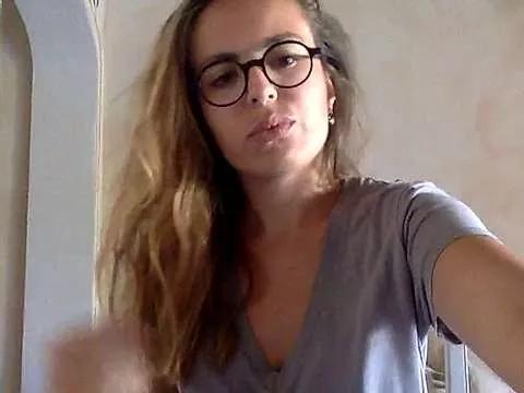 Mollyy998 from StripChat