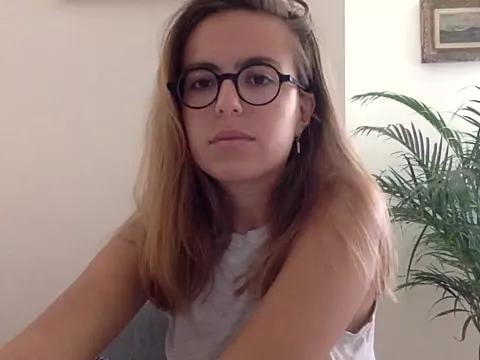 Mollyy998 from StripChat
