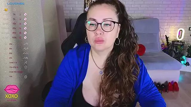 Mommy_Goddess from StripChat is Freechat