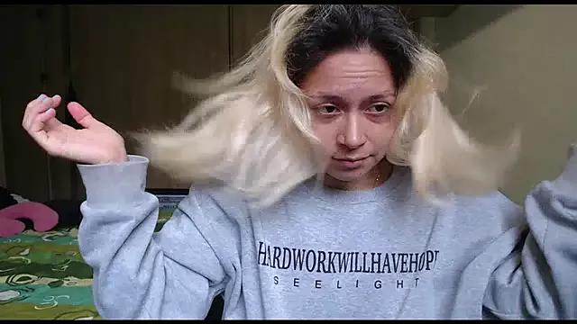 MommyMiaWs from StripChat