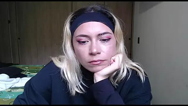 MommyMiaWs from StripChat