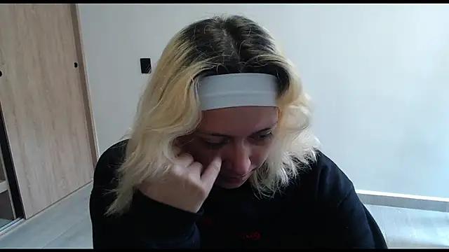 MommyMiaWs from StripChat