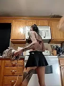 MommyMisfit from StripChat