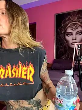 mommyselenafit_ from StripChat is Freechat