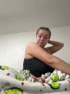mommyxxmilkerxx from StripChat