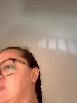 mommyxxmilkerxx from StripChat