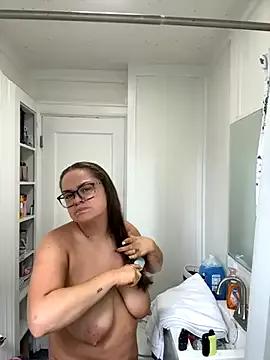 mommyxxmilkerxx from StripChat is Freechat