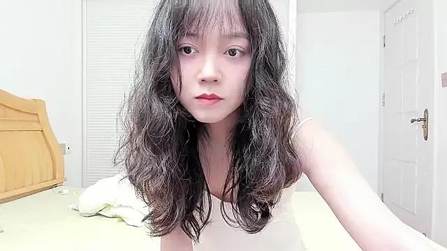 momo-small from StripChat