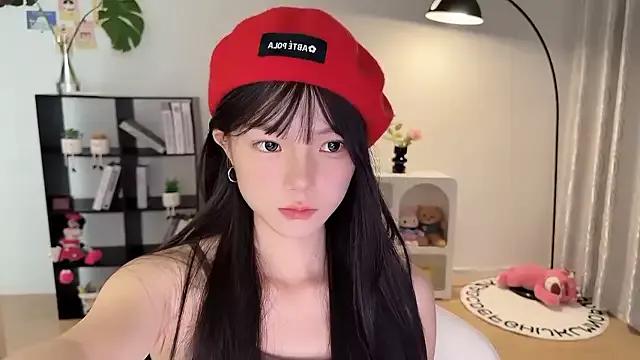Momo-xx from StripChat