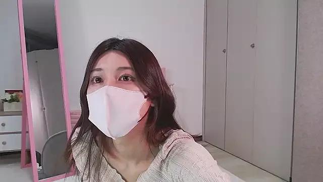 MOMO_momo_xoxo from StripChat