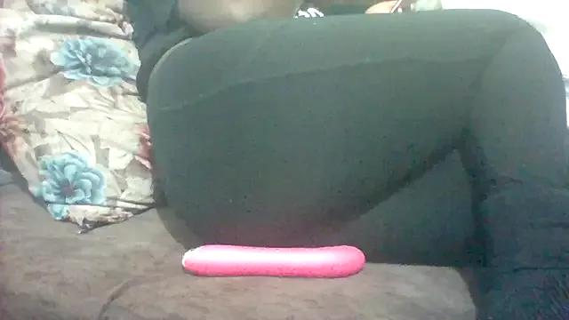Momozana101 from StripChat