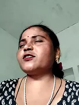 Monalisa22y from StripChat is Freechat