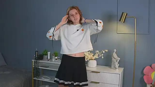 MonaScherman from StripChat is Freechat