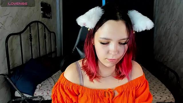 Discover our girls online shows and discover the company of countless livestreamers, with stunning shapes, sex toys and more.