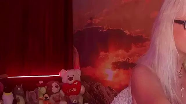 MoniCutex from StripChat is Freechat