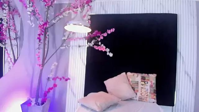 MONIK_FOX_CR webcams show profile image 