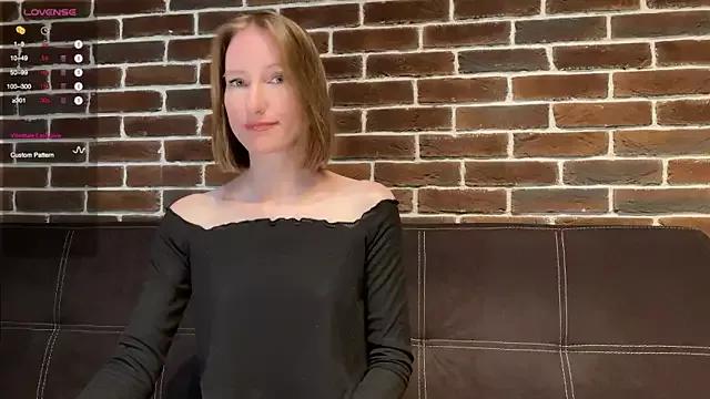 MonikaBos from StripChat is Freechat