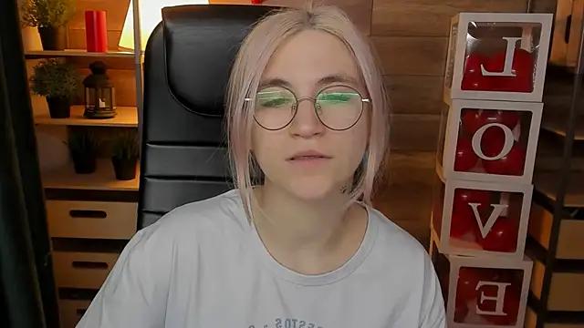 Moon13152 from StripChat