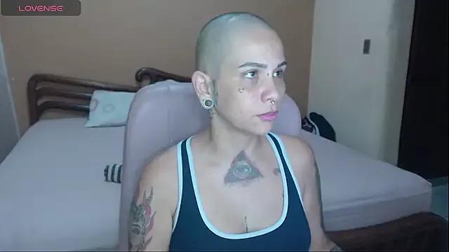 moon_cat85 from StripChat