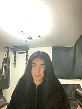 Discover our girls online shows and discover the company of countless livestreamers, with stunning shapes, sex toys and more.