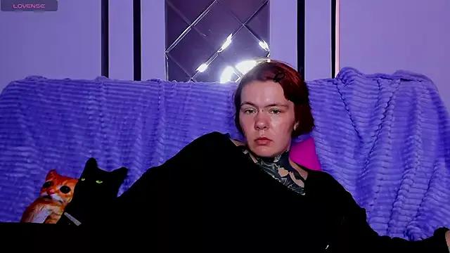 Moon_Owls from StripChat