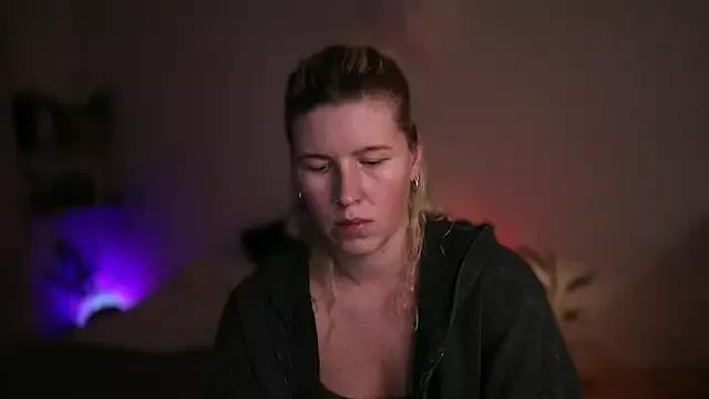 moonamii from StripChat