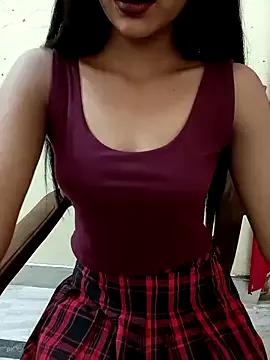Discover our girls online shows and discover the company of countless livestreamers, with stunning shapes, sex toys and more.