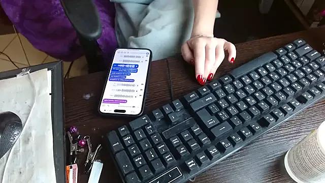 moonmaaiden from StripChat
